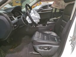 
										2015 Volkswagen Touareg full									