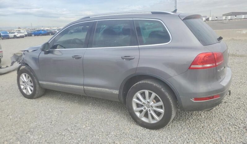 
								2013 Volkswagen Touareg full									