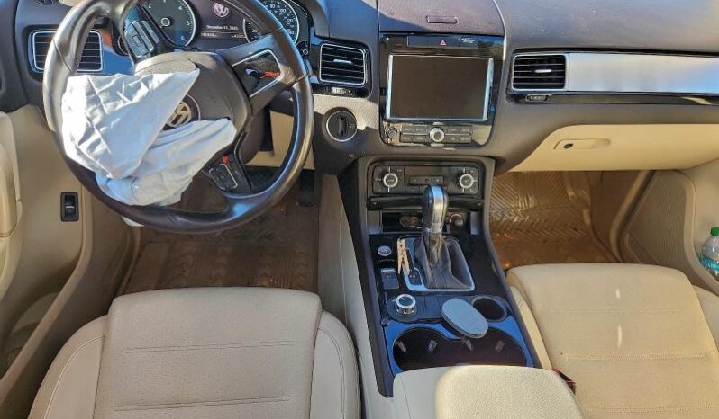 
								2014 Volkswagen Touareg full									