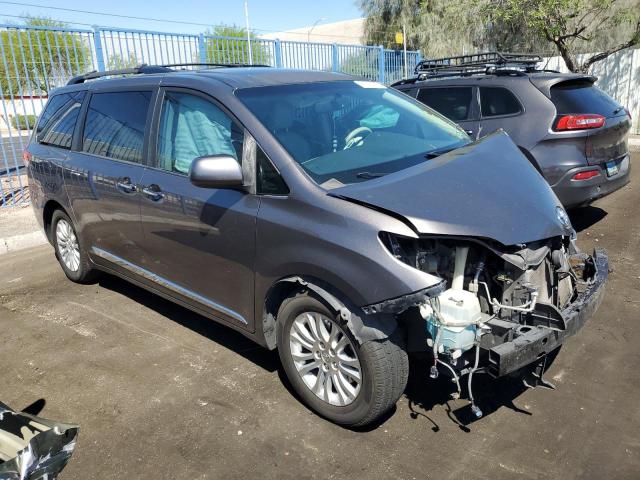 2012 Toyota Sienna xle