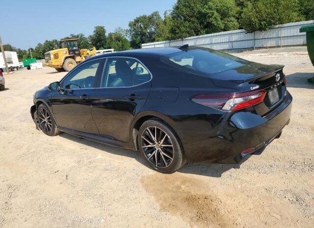 
								2021 Toyota Camry se full									