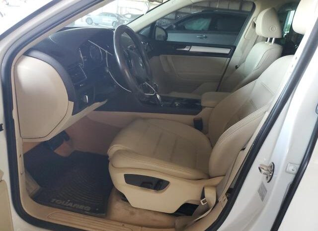 
								2012 Volkswagen Touareg full									