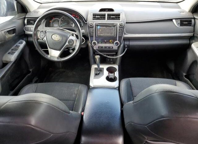 
								2012 Toyota Camry base full									