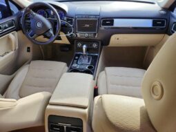 
										2015 Volkswagen Touareg full									