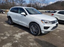 
										2016 Volkswagen Touareg full									