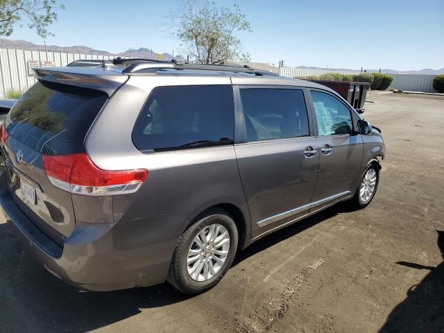 2012 Toyota Sienna xle