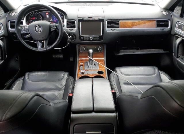 
								2012 Volkswagen Touareg full									
