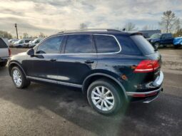 
										2015 Volkswagen Touareg full									