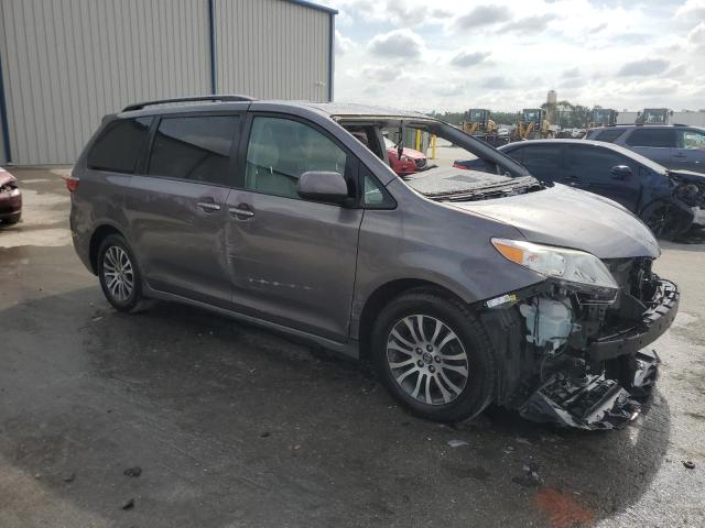 2019 Toyota Sienna xle