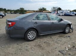 
										2012 Toyota Camry base full									