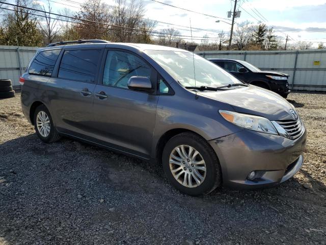 2014 Toyota Sienna xle