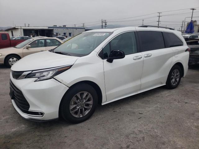 2022 Toyota Sienna xle