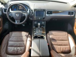 
										2014 Volkswagen Touareg full									