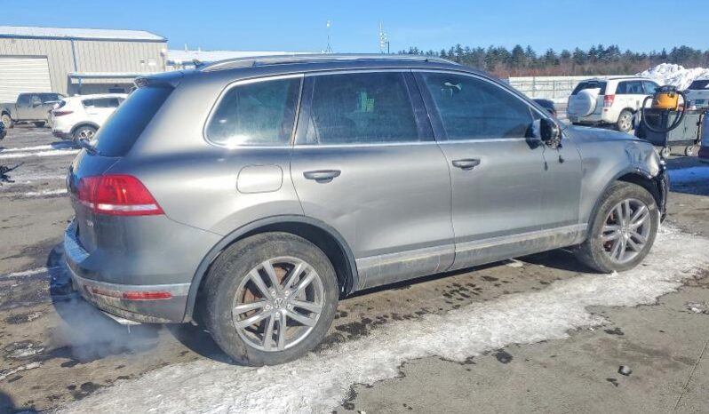 
								2016 Volkswagen Touareg full									