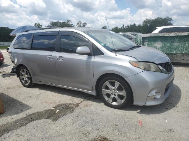 2012 Toyota Sienna