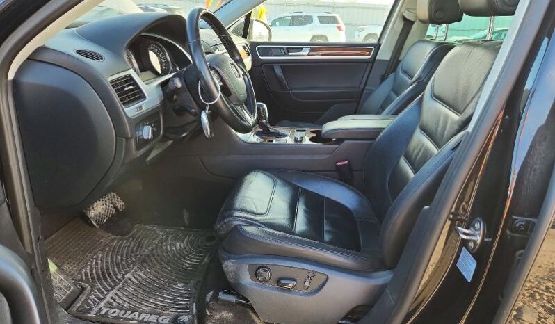 
								2014 Volkswagen Touareg full									