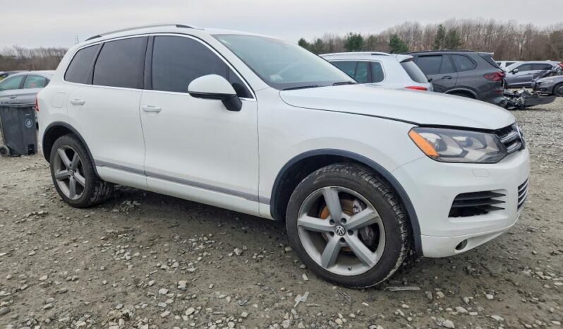 
								2013 Volkswagen Touareg full									