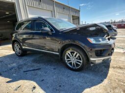 
										2016 Volkswagen Touareg full									