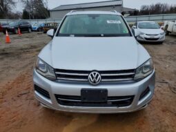 
										2013 Volkswagen Touareg full									
