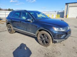 
										2017 Volkswagen Touareg full									