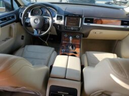 
										2012 Volkswagen Touareg full									
