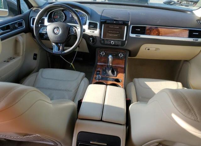 
								2012 Volkswagen Touareg full									