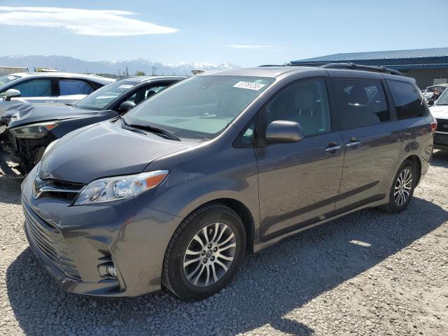 2020 Toyota Sienna xle
