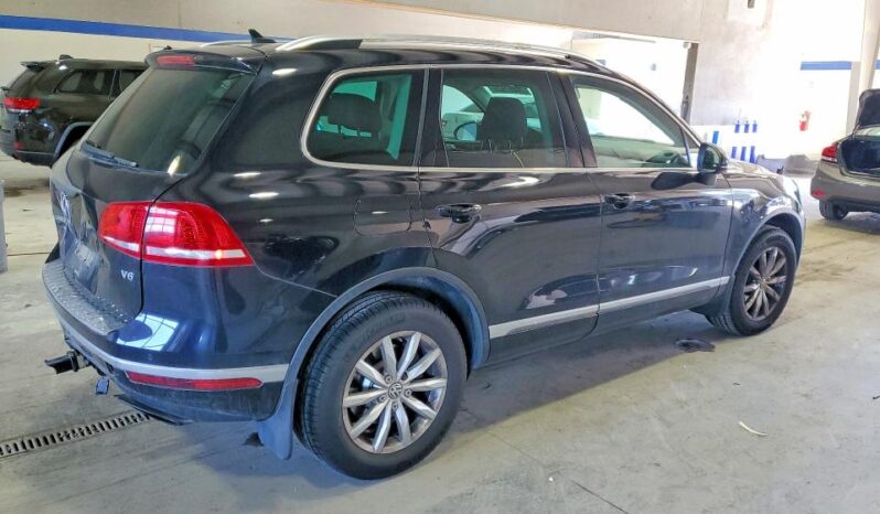 
								2016 Volkswagen Touareg full									