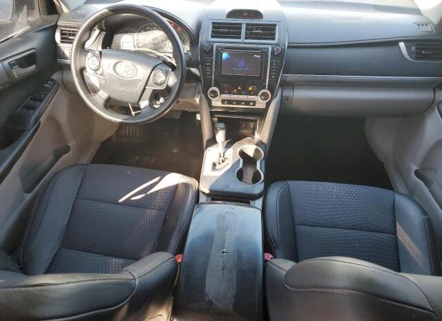 
								2012 Toyota Camry base full									
