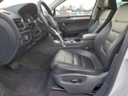 
										2014 Volkswagen Touareg full									