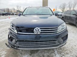 
										2016 Volkswagen Touareg full									