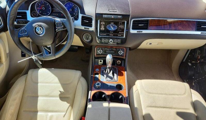 
								2012 Volkswagen Touareg full									