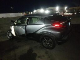 
										2019 Toyota C-hr full									