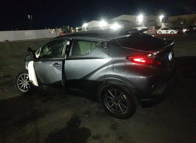 
								2019 Toyota C-hr full									