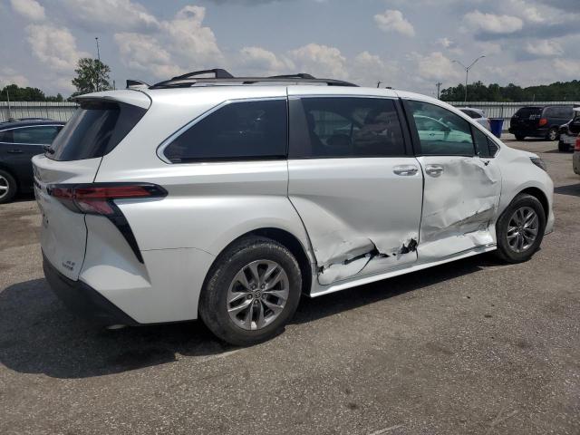 2022 Toyota Sienna xle