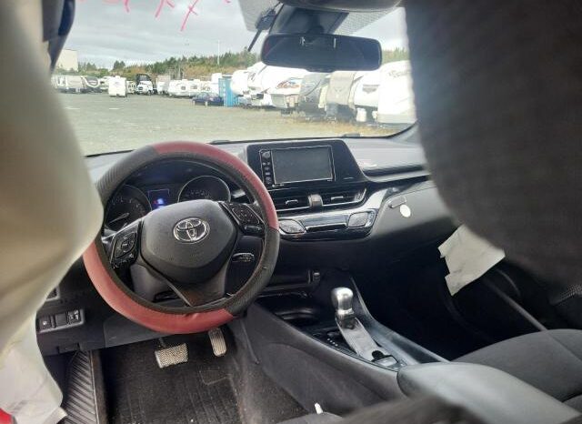 
								2018 Toyota C-hr full									