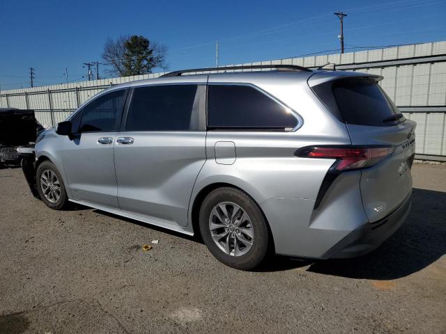 2021 Toyota Sienna xle