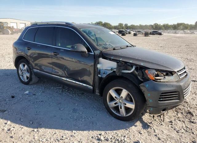 
								2012 Volkswagen Touareg full									