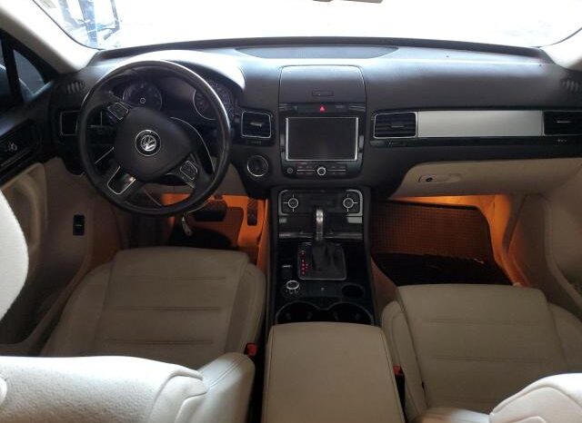 
								2012 Volkswagen Touareg full									
