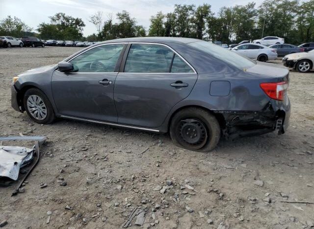 
								2012 Toyota Camry base full									