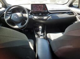 
										2021 Toyota C-hr full									