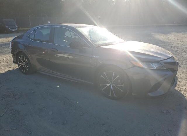 
								2020 Toyota Camry se full									