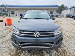 
										2014 Volkswagen Touareg full									
