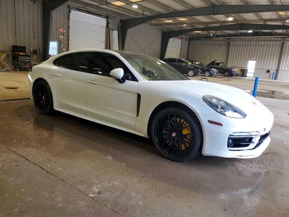 2021 Porsche Panamera