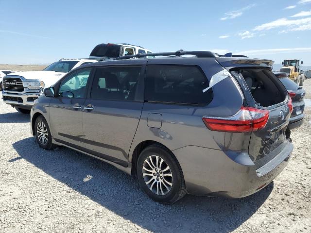 2020 Toyota Sienna xle