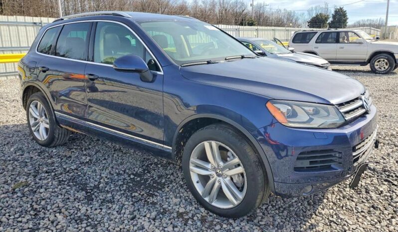 
								2014 Volkswagen Touareg full									