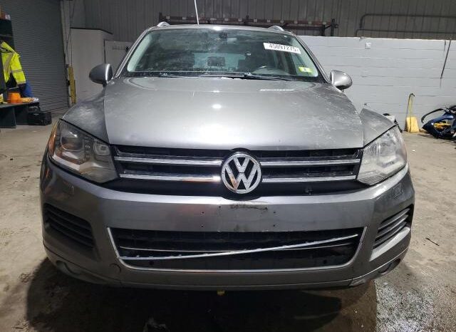 
								2014 Volkswagen Touareg full									