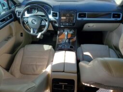 
										2015 Volkswagen Touareg full									