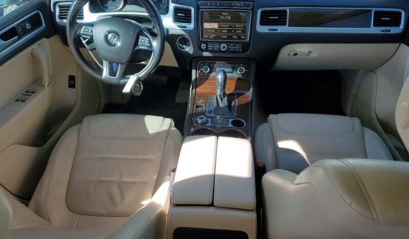 
								2015 Volkswagen Touareg full									