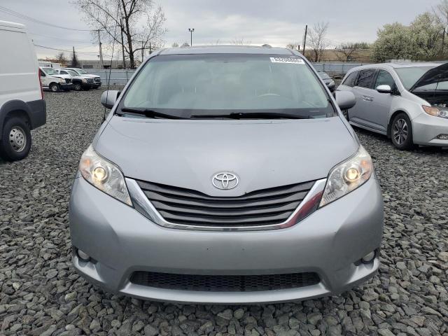 2013 Toyota Sienna xle